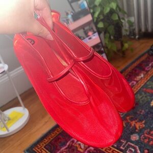 Red mesh flats
